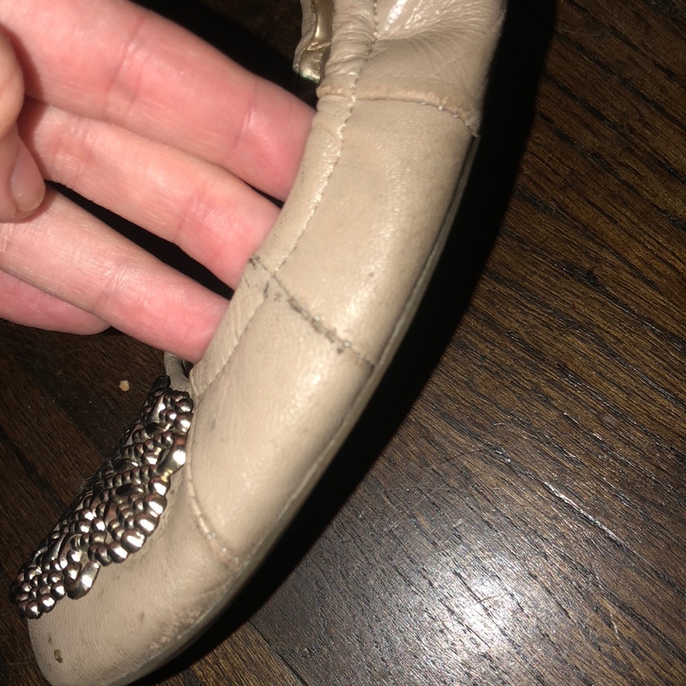 Tan & gold Tahari flats - Picture 8 of 13
